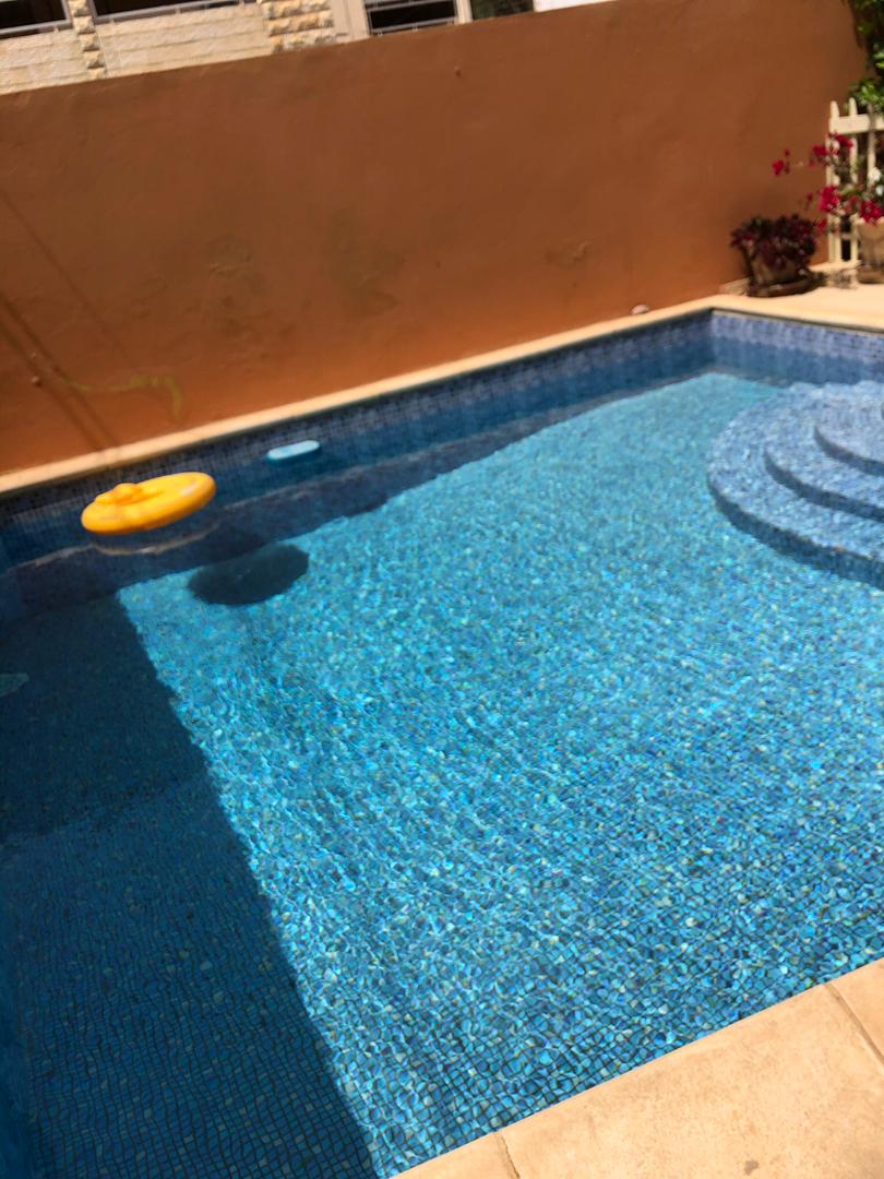 Villa R+2 avec piscine à louer aux Almadies
